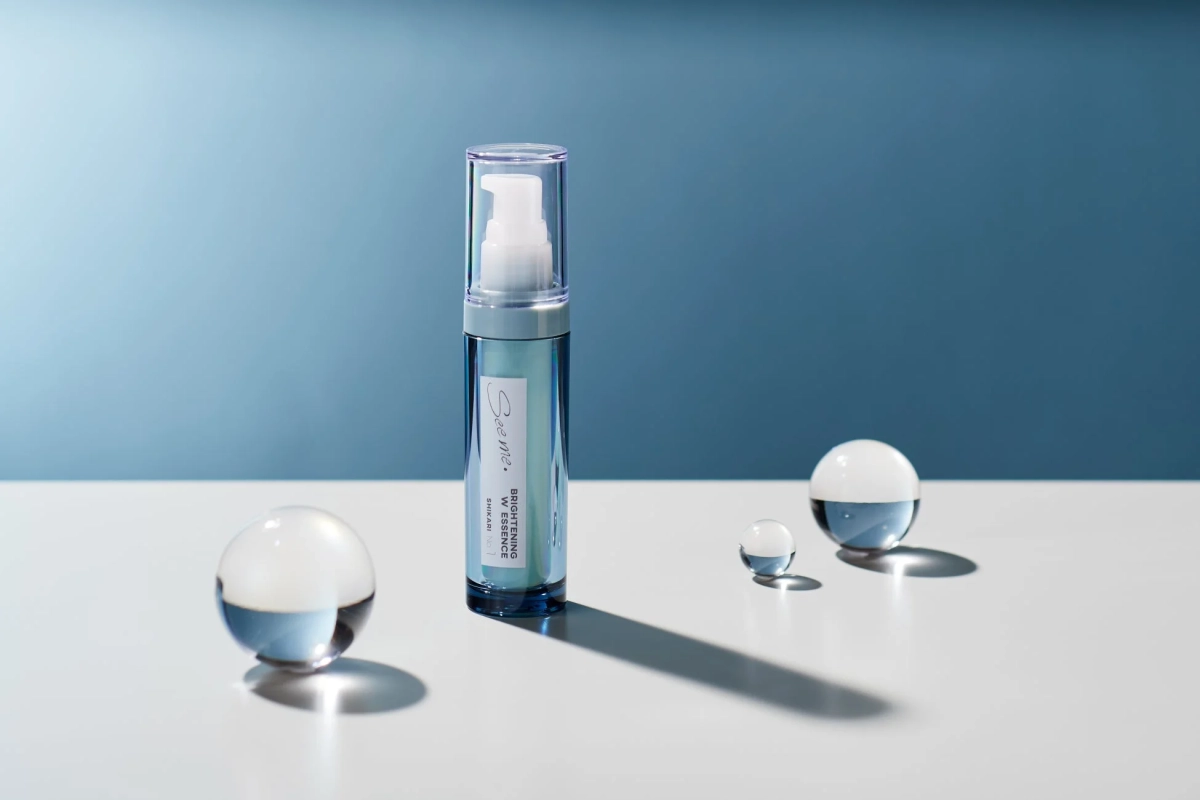 BRIGHTENING W ESSENCE