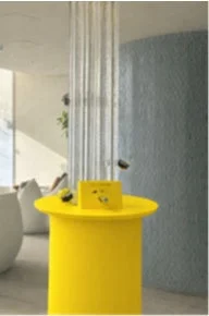 黄色いテーブルのモダンインテリア