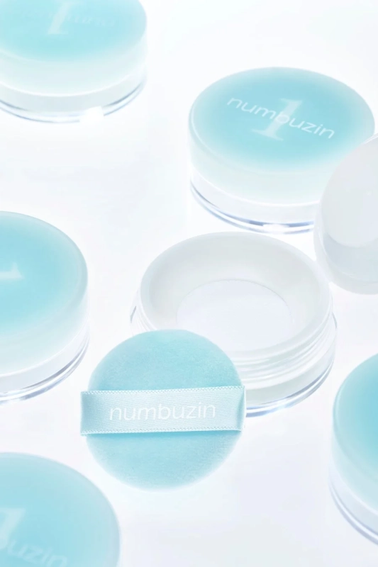 numbuzin 1番パウダーとパフ