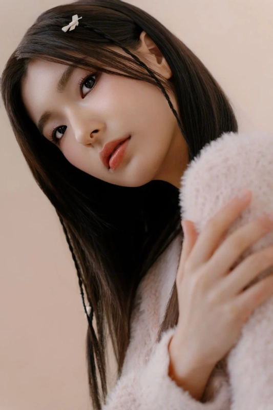 メイクアップを受ける女性