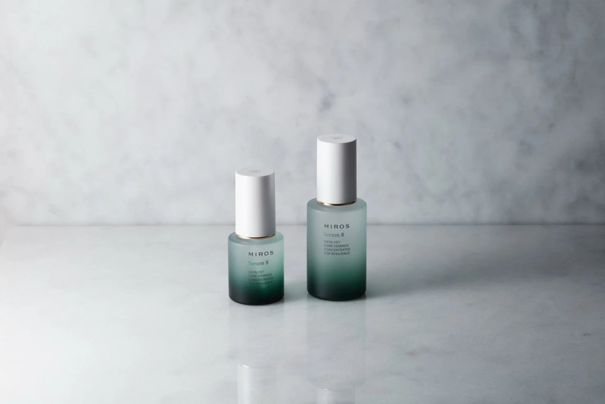 Serum 8の大小ボトル