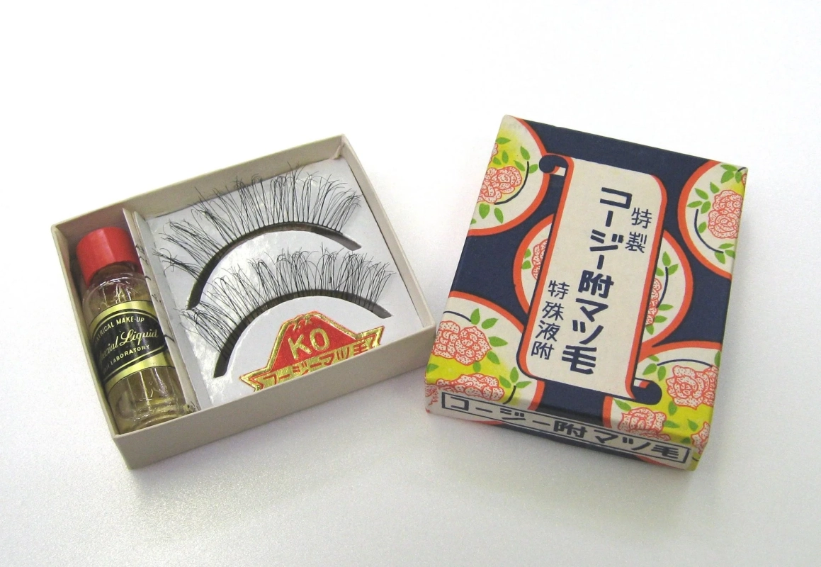 コージー本舗のレトロなつけまつげ