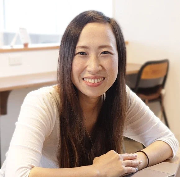 笑顔の板林恵さん