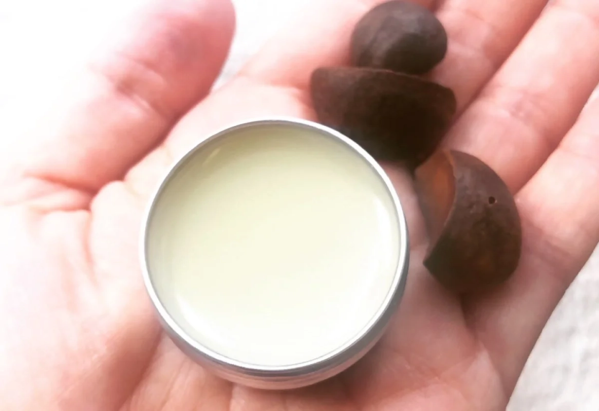 加唐島ツバキ油 オリジナルバーム作り