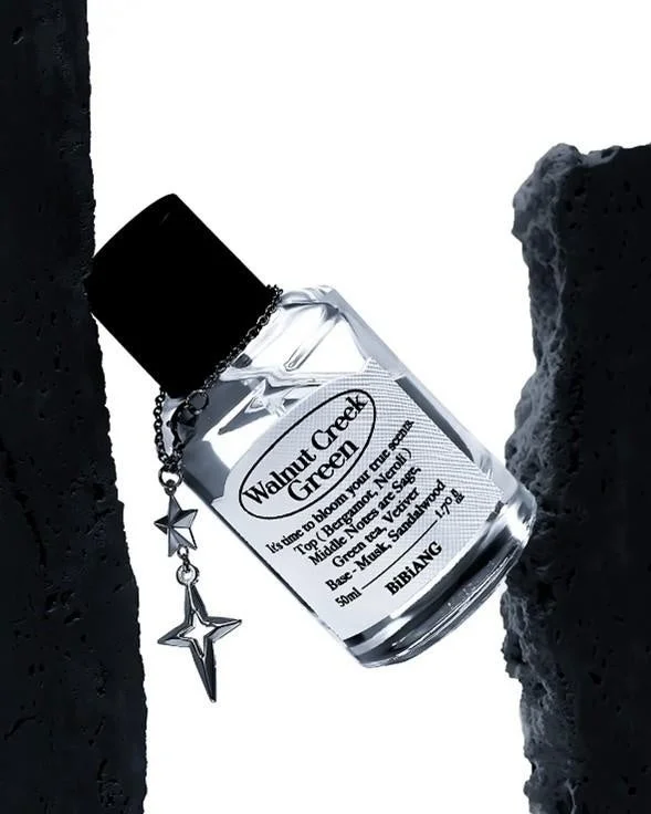 「Walnut Creek Green」という名前の香水ボトル