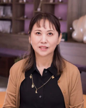 菅原あゆみ氏のポートレート