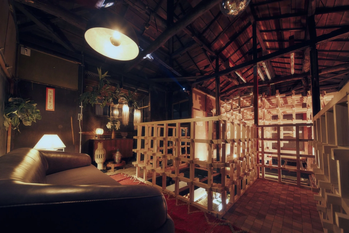 レトロモダンな室内