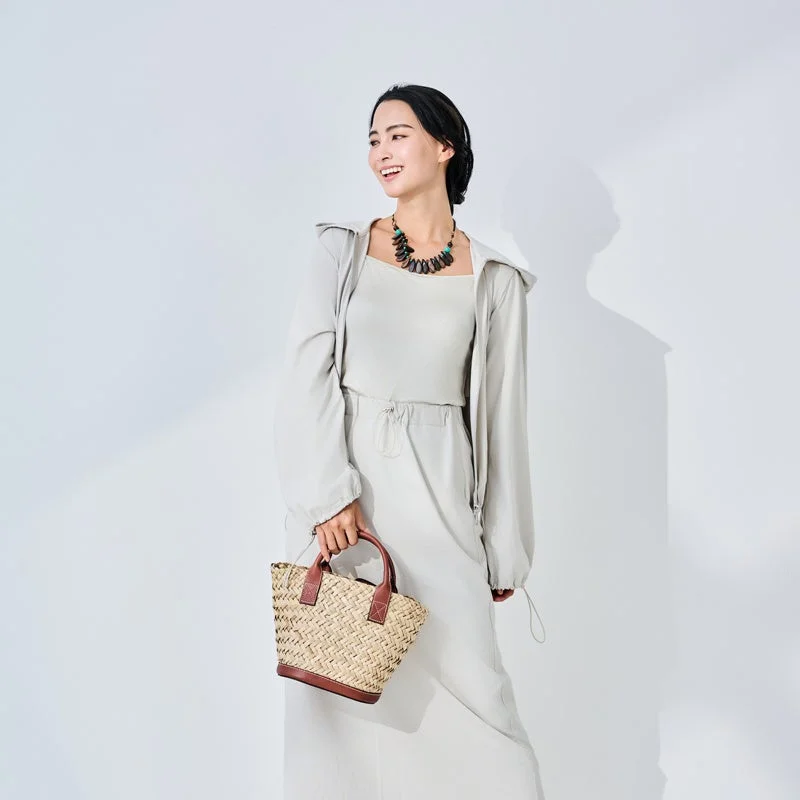 ベージュのワントーンコーデ