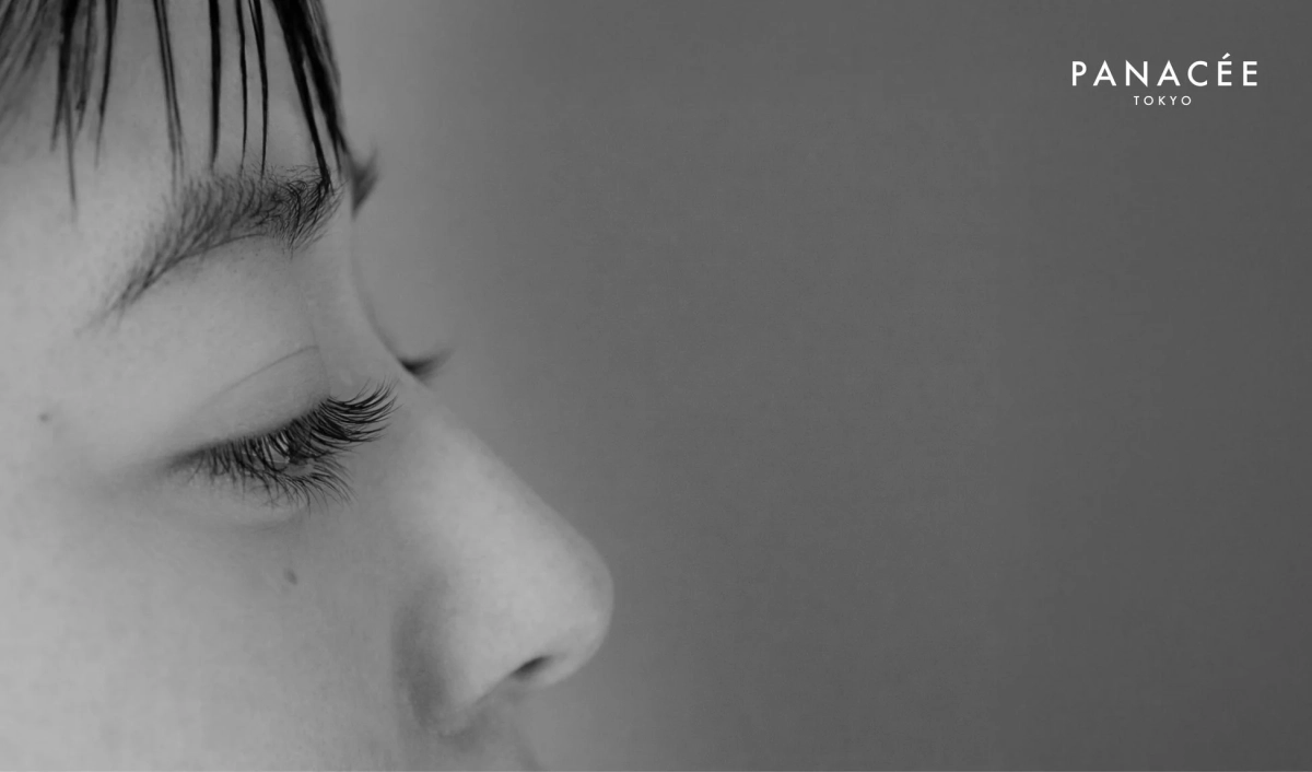 PANACÉE TOKYOのロゴと女性の横顔