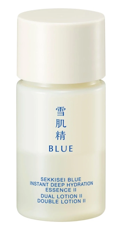 白いボトルに入った「雪肌精 BLUE」スキンケア製品