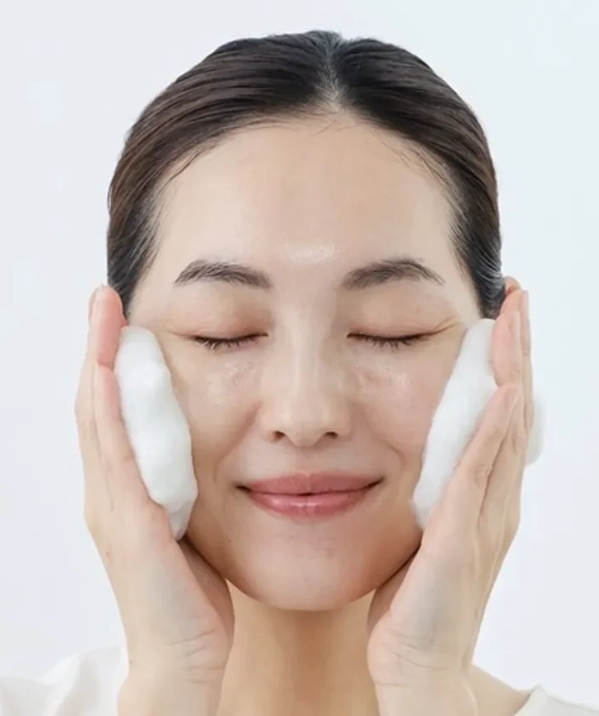 泡が肌と手の間でクッションに