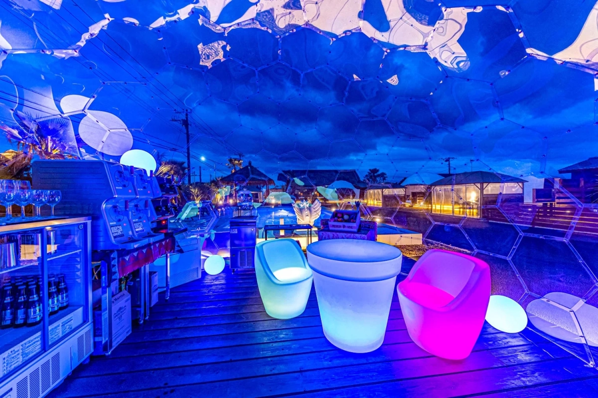 ナイトラウンジ