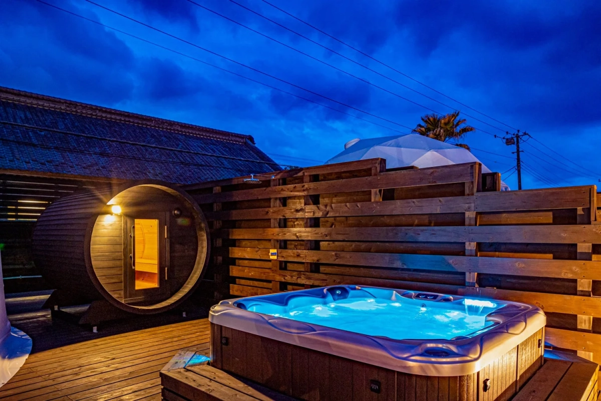 バレルサウナとジャグジー