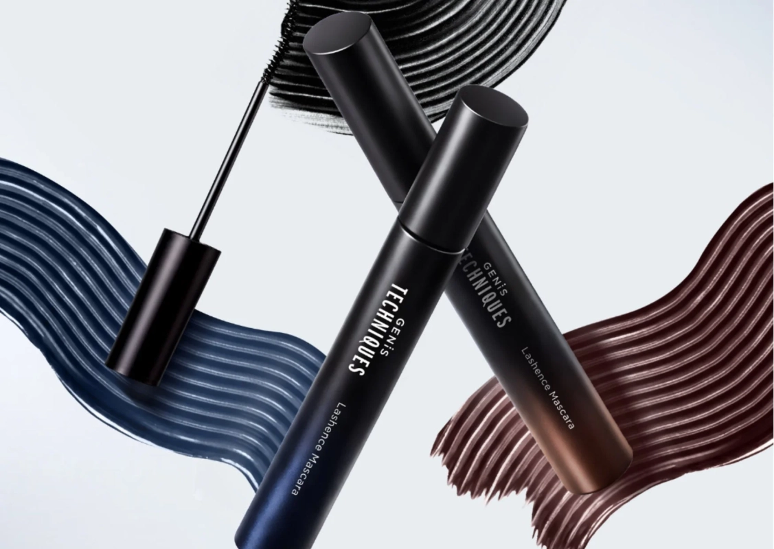 3色のマスカラ製品とスウォッチ