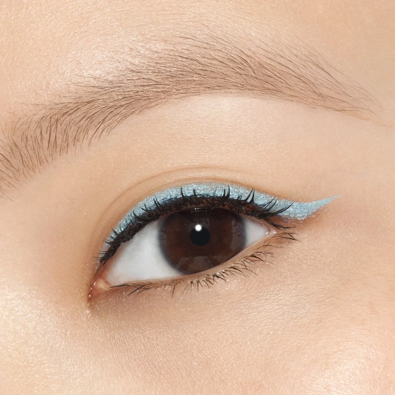 ベビー ブルー 目元