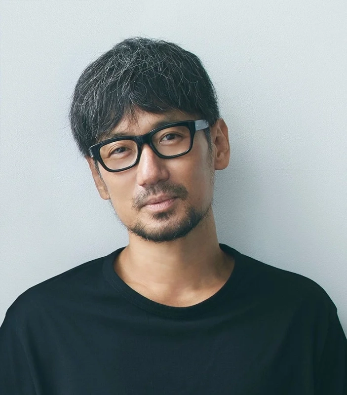 男性、ポートレート、眼鏡、メガネ、ひげ、髭、黒Tシャツ、カジュアル、ファッション、短髪、アジア人、大人
