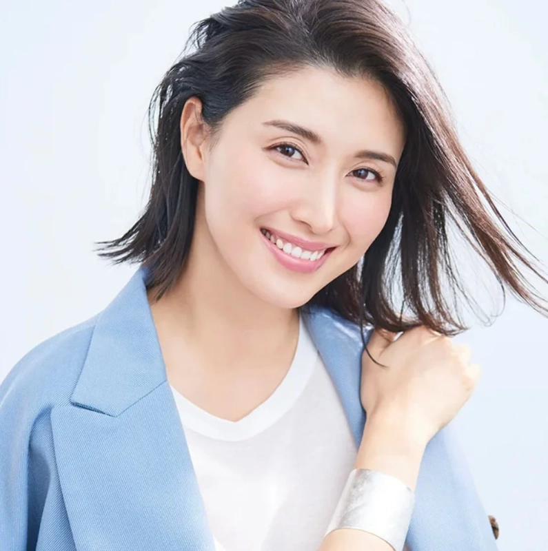 橋本マナミさん